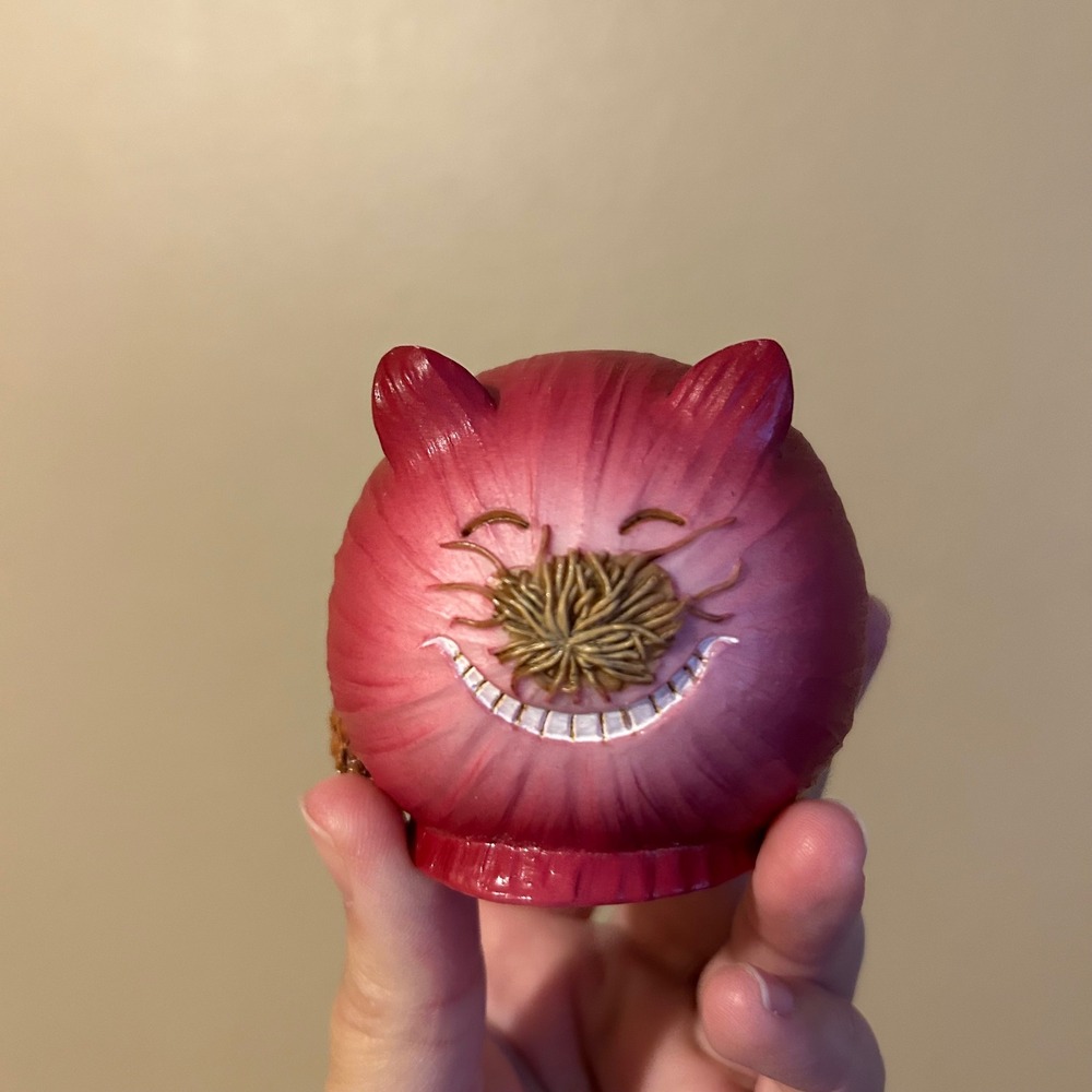 Red Onion Smiling Cat Enesco Home Grown Anthropomorphic Figurine 2005
